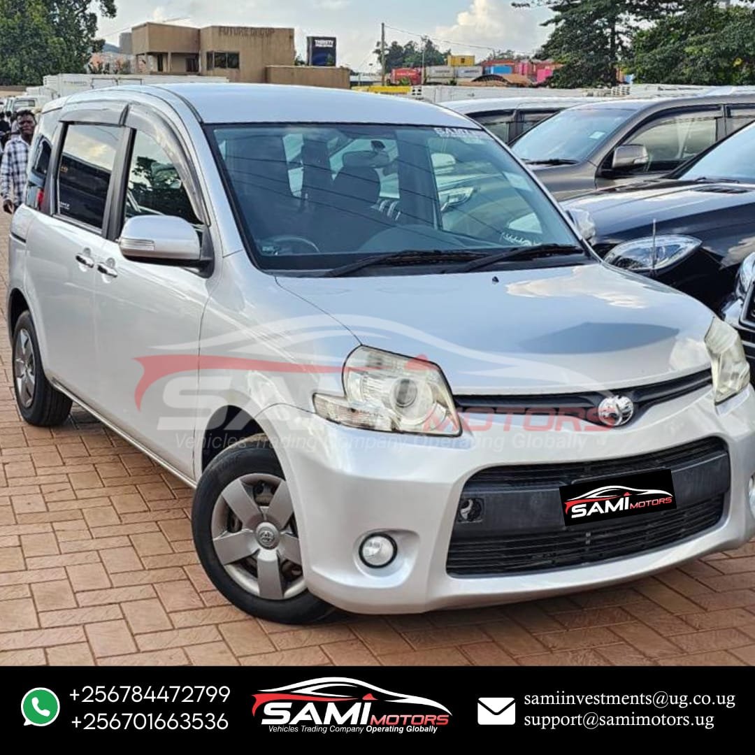 Toyota Sienta - 2011 - Image 2
