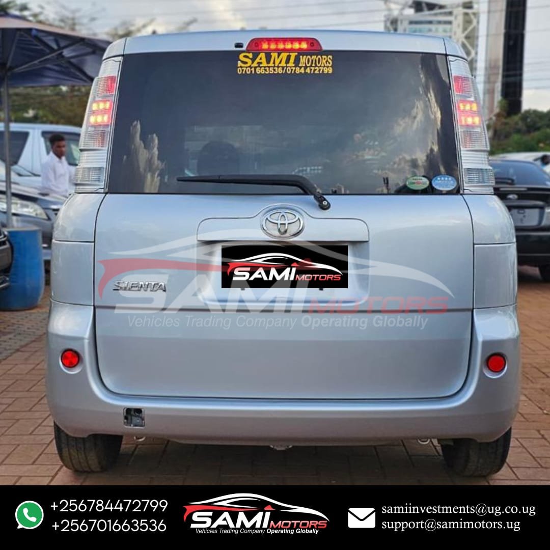 Toyota Sienta - 2011 - Image 4