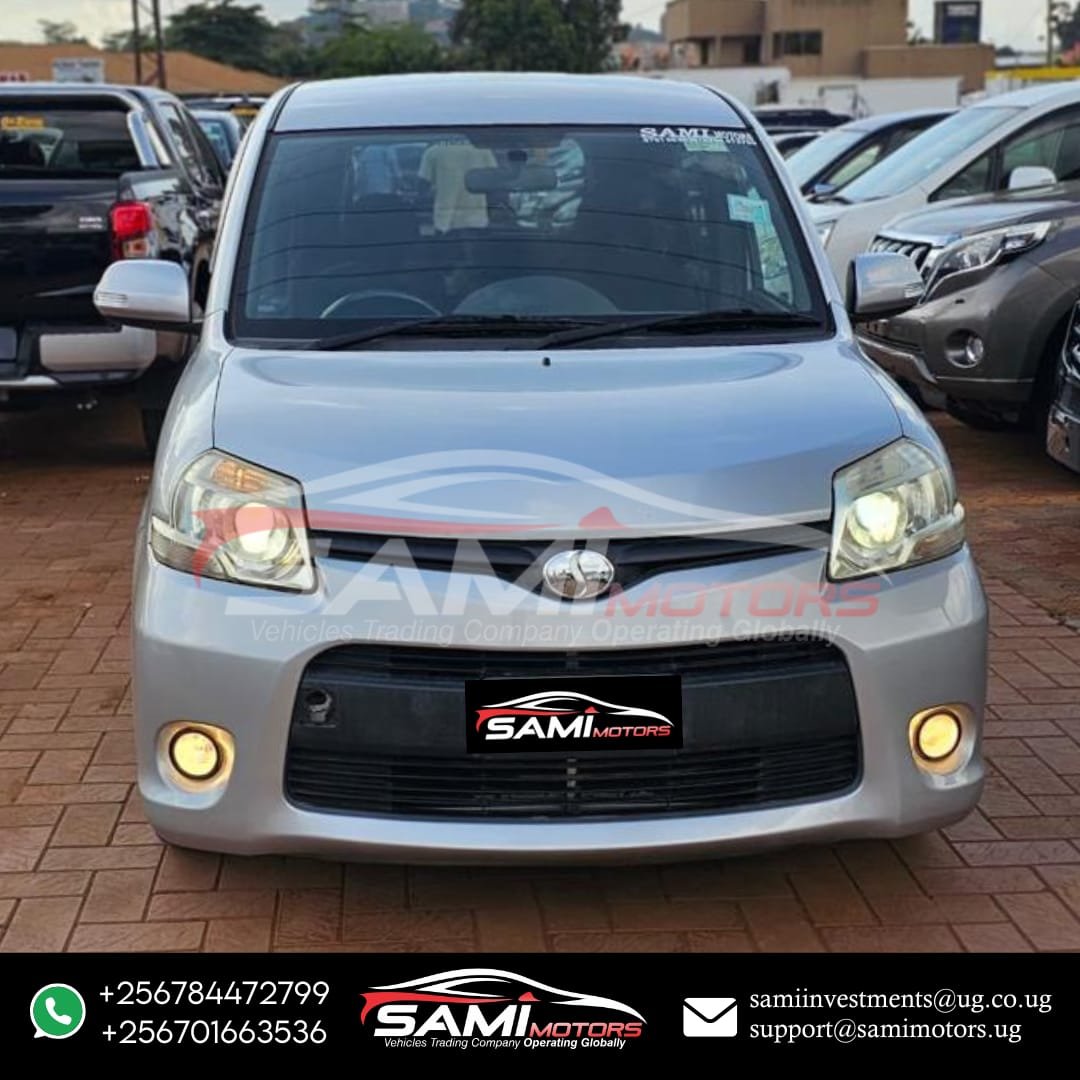 Toyota Sienta - 2011 - Image 7