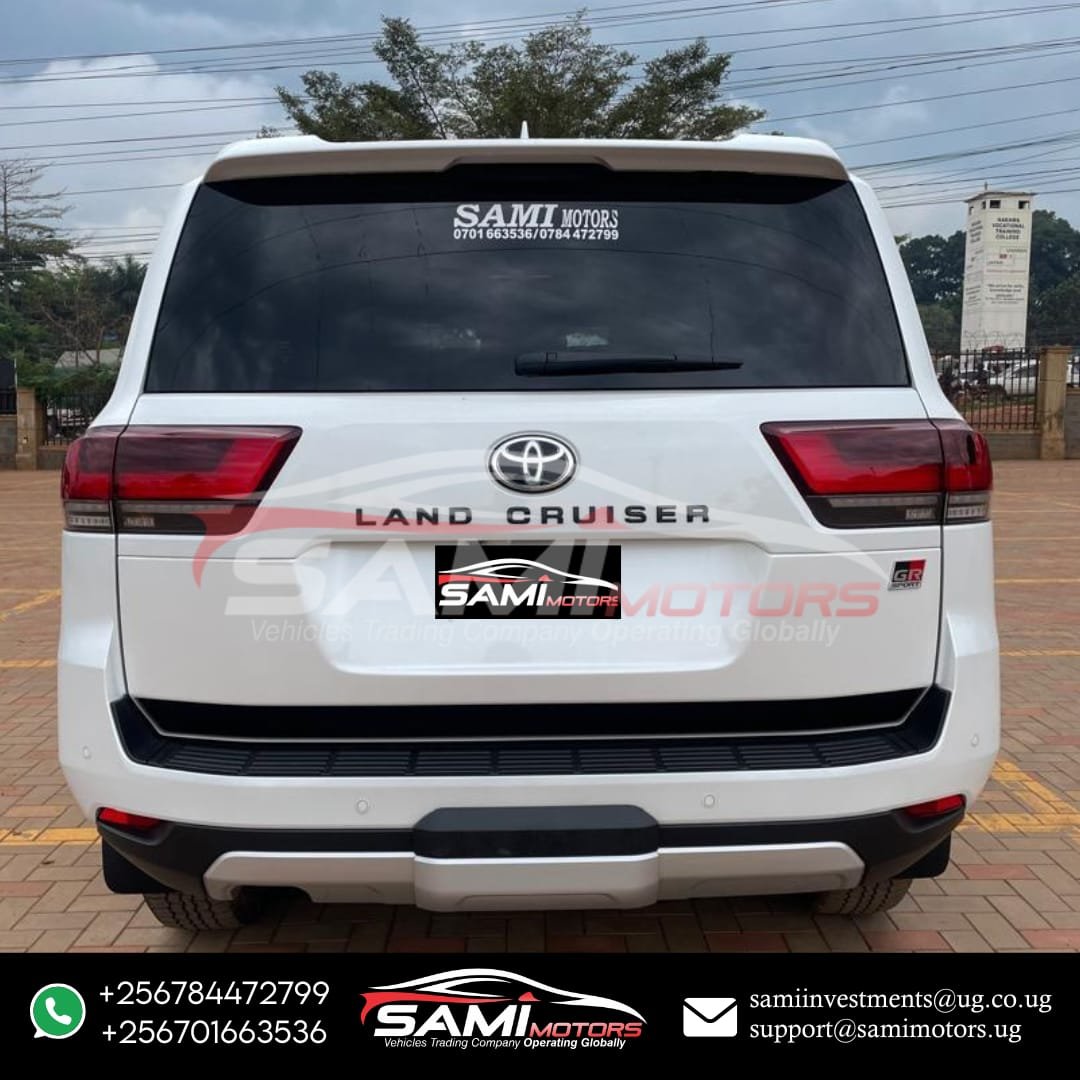 Toyota Land Cruiser GR Sport - 2024 - Image 4