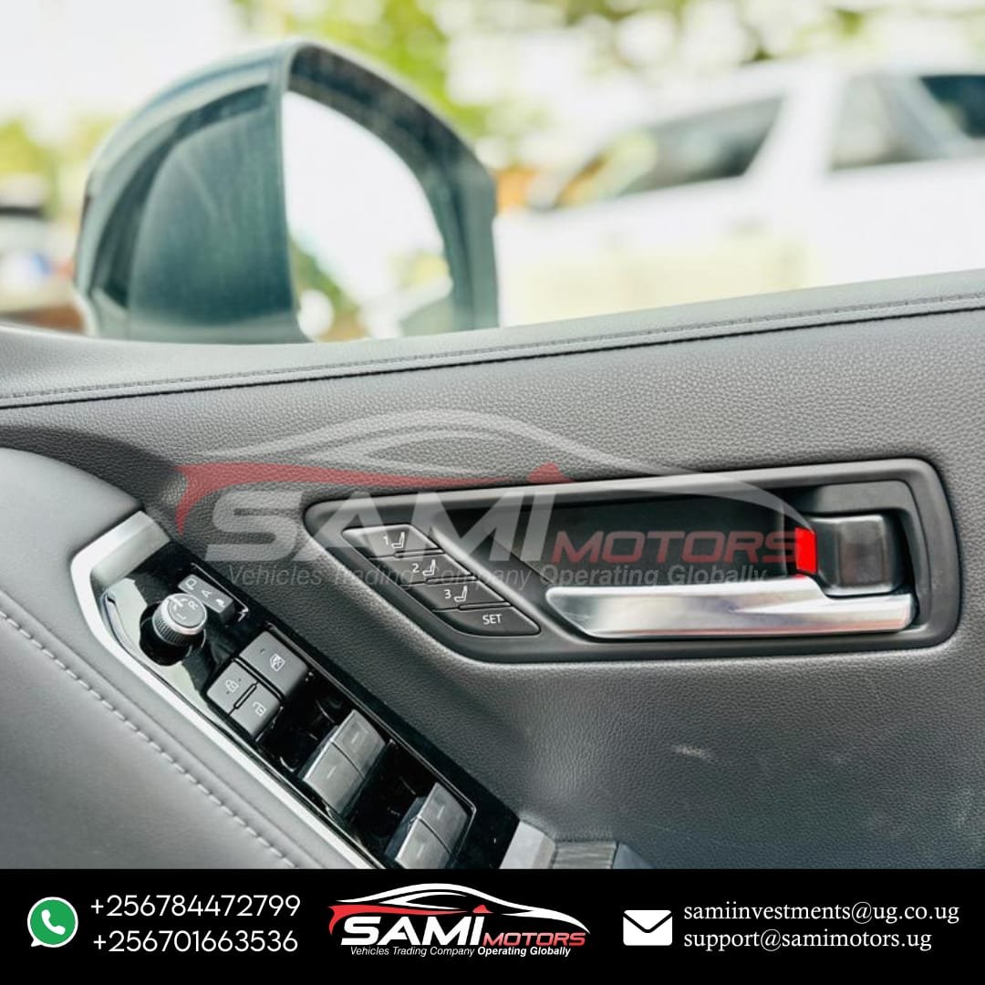 Toyota Land Cruiser GR Sport - 2024 - Image 13