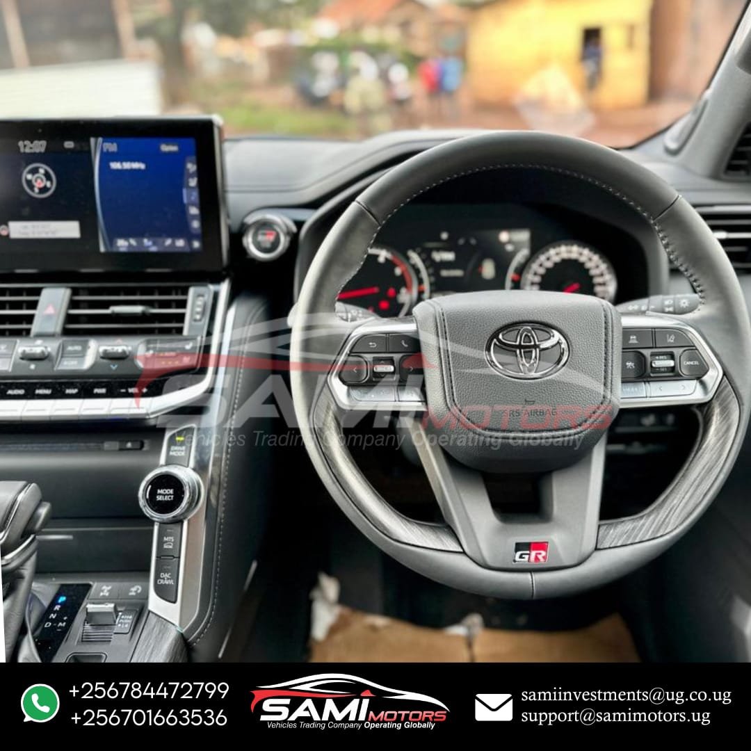 Toyota Land Cruiser GR Sport - 2024 - Image 15