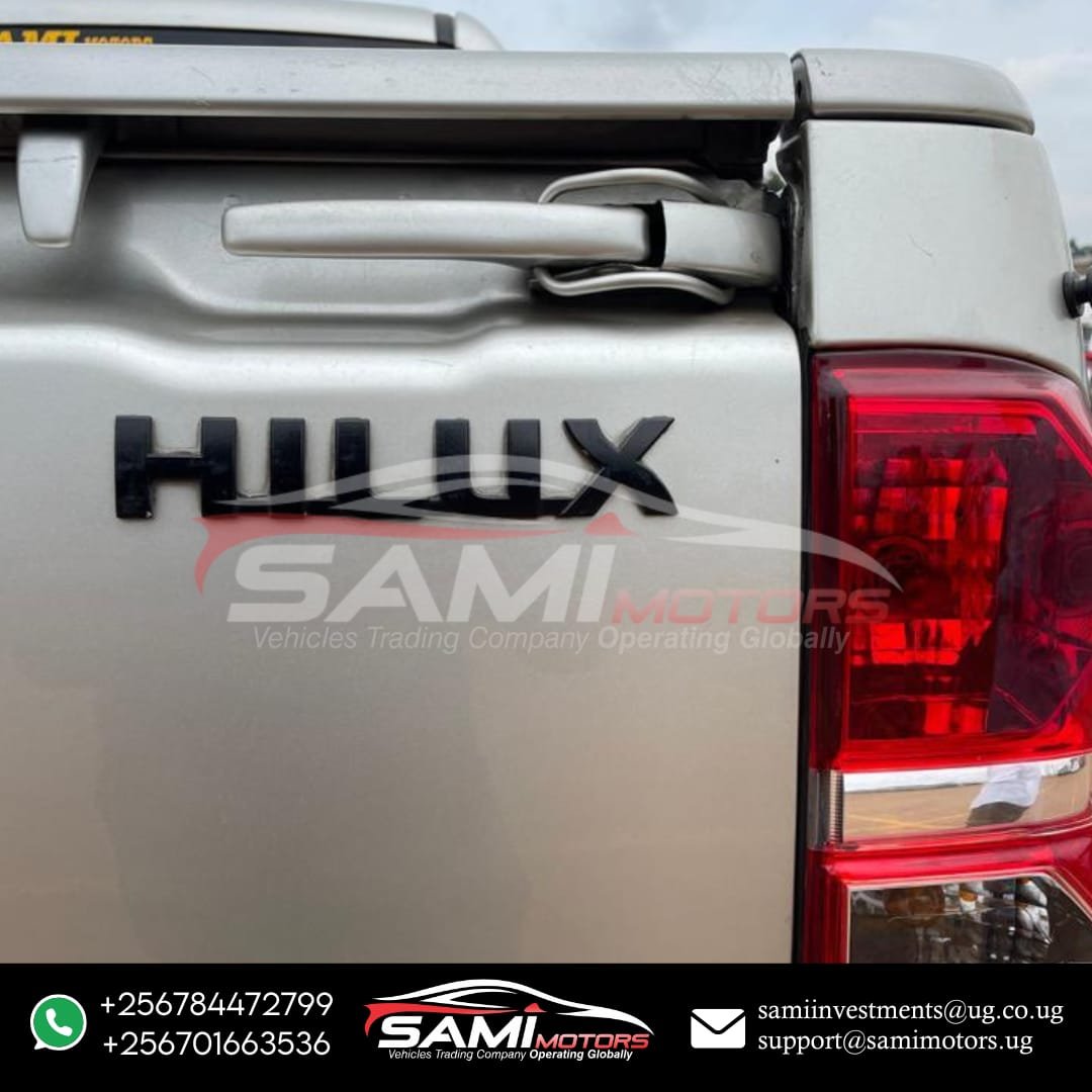 Toyota Hilux - 2013 - Image 12