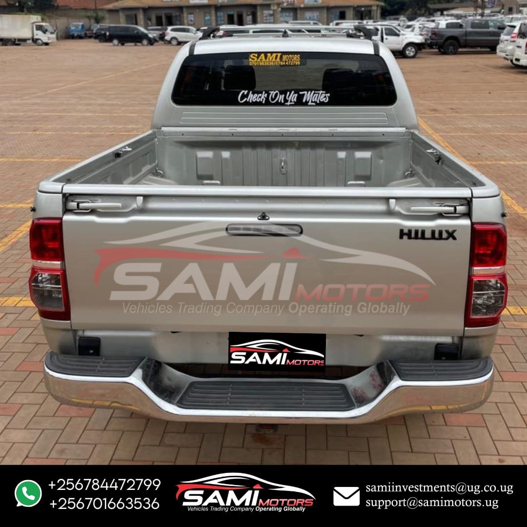 Toyota Hilux - 2013 - Image 11