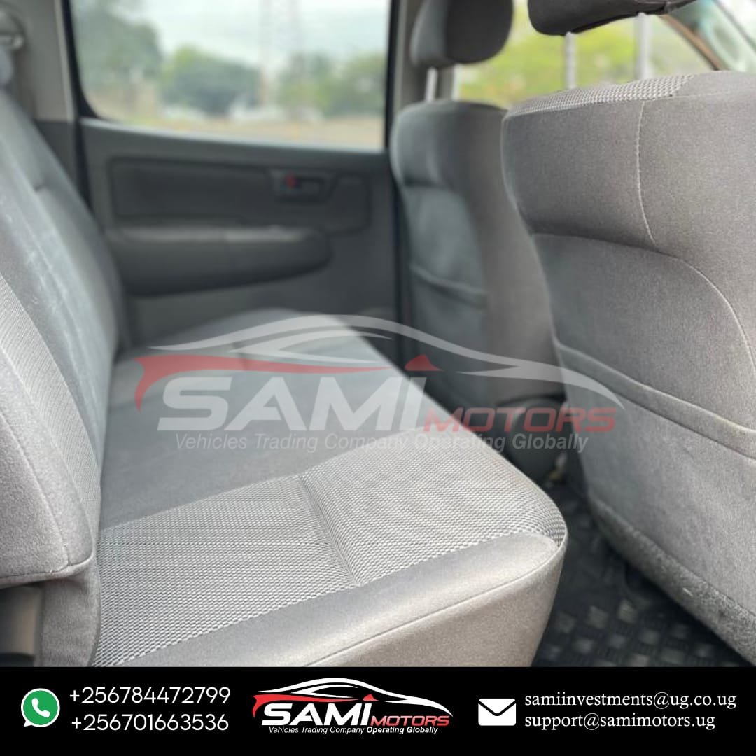 Toyota Hilux - 2013 - Image 13