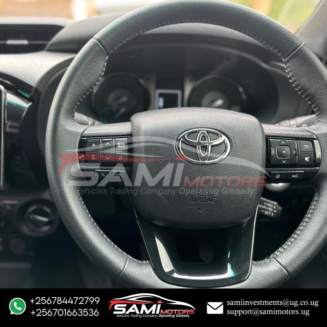 Toyota Hilux Rogue - 2023 (2) - Image 2