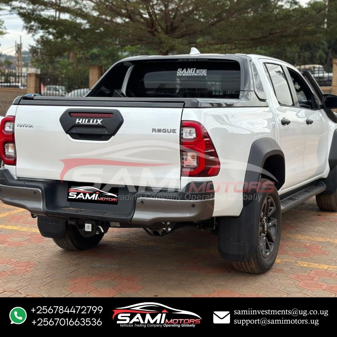 Toyota Hilux Rogue - 2023 (2) - Image 4