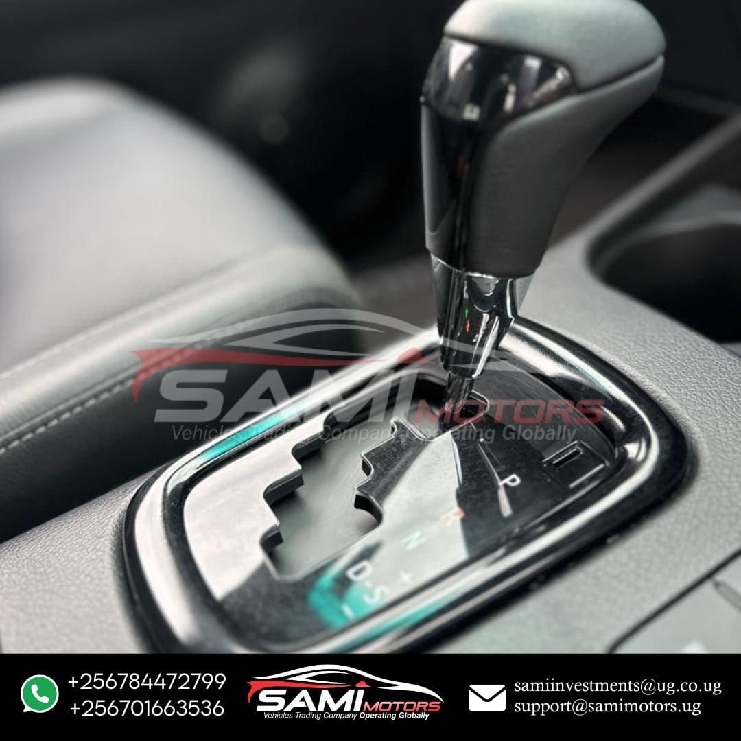 Toyota Hilux Rogue - 2023 (2) - Image 21