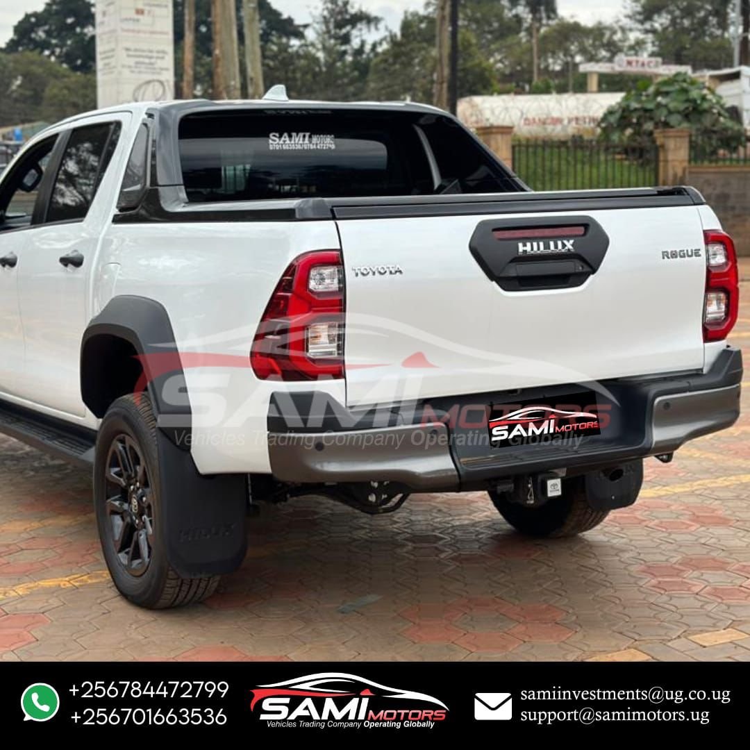 Toyota Hilux Rogue - 2023 (2) - Image 12